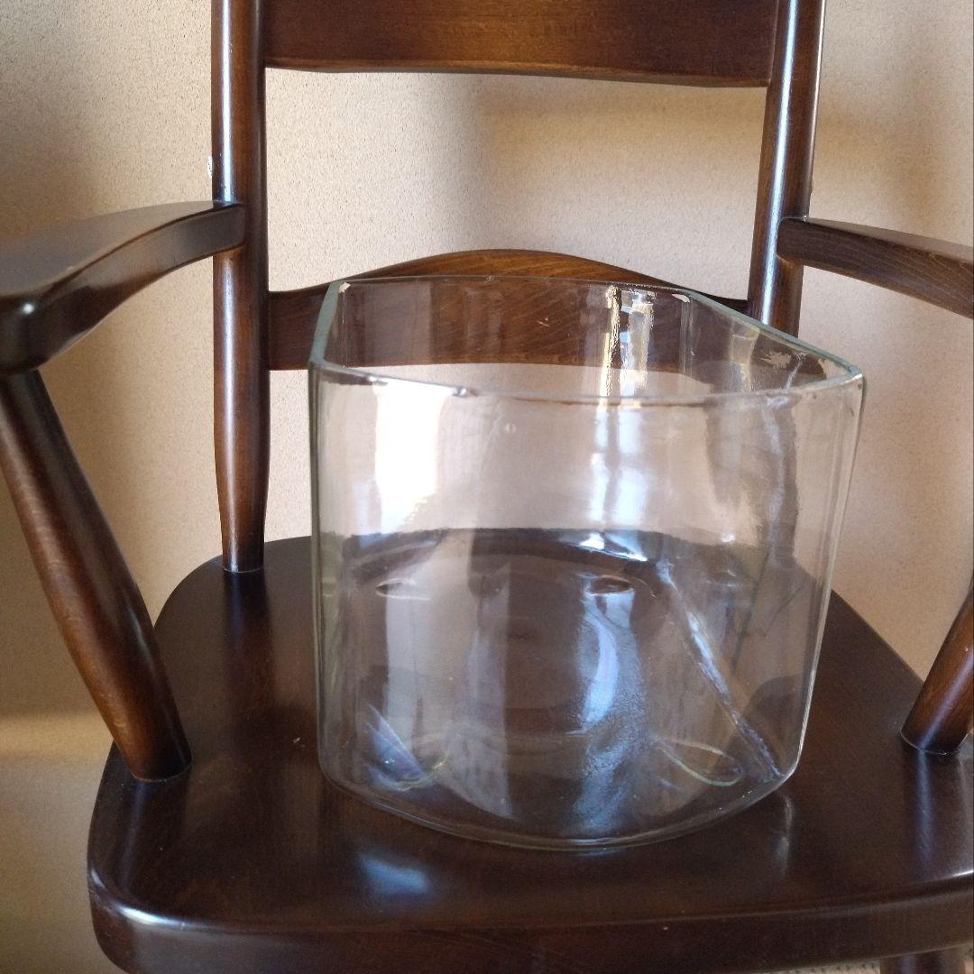 ゆらゆらガラス 楕円型 足付き 水槽