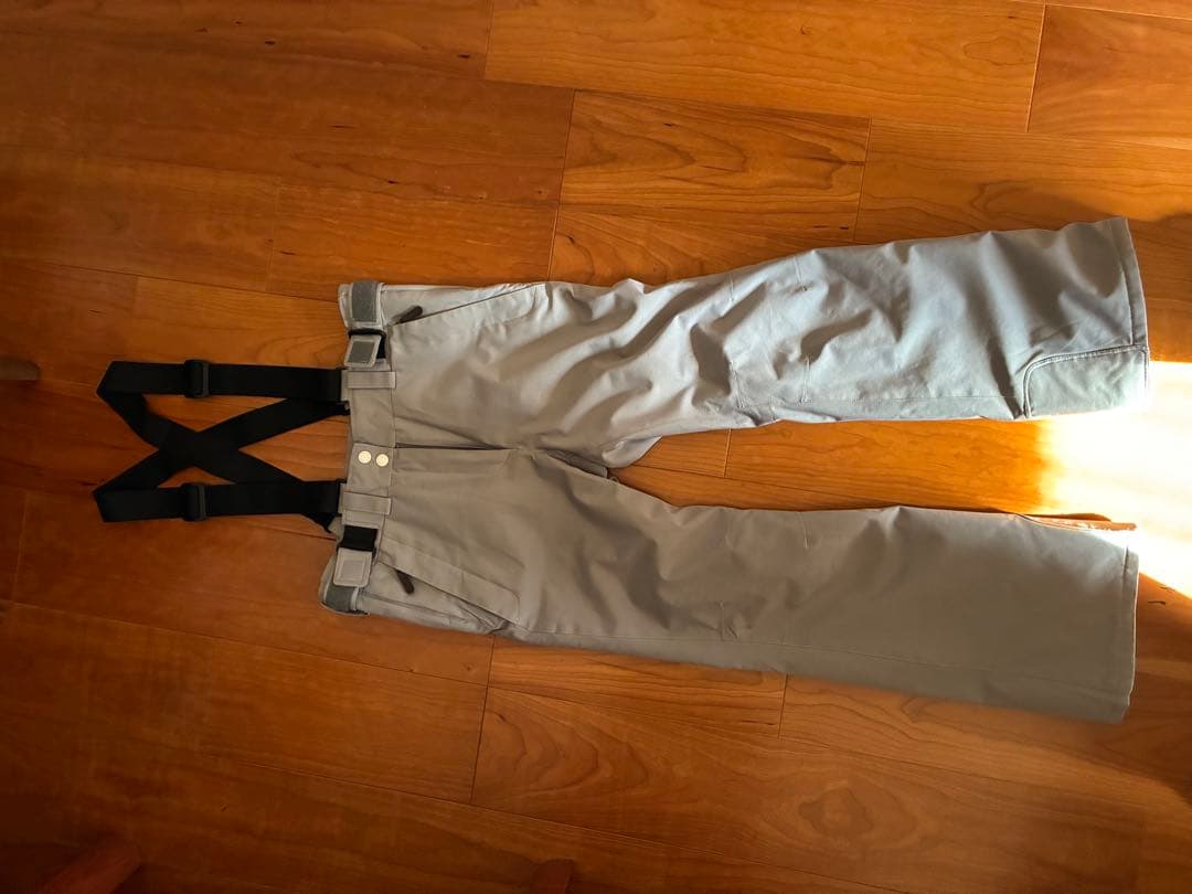 オンヨネ　女性用スキーウェア 花柄