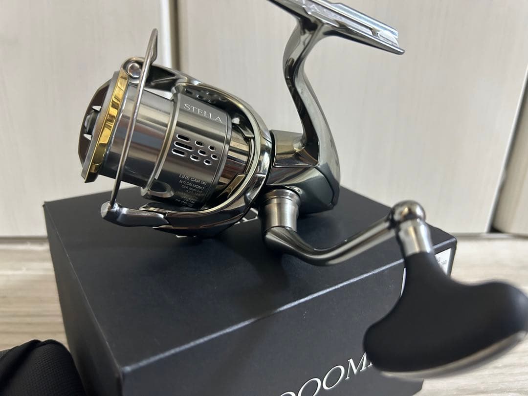 【超美品】18ステラC3000MHG スピニングリール
