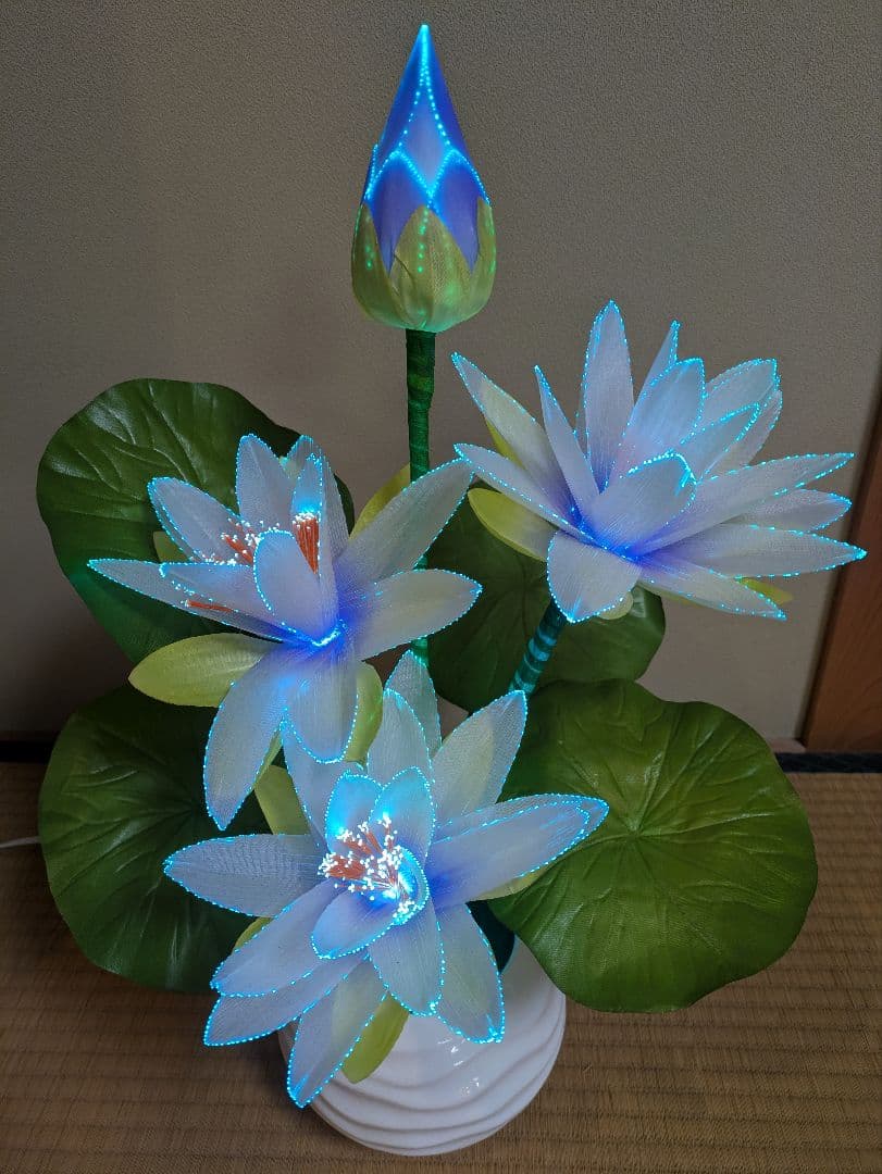 【★美品★】紫色の睡蓮のルミナスLEDライト