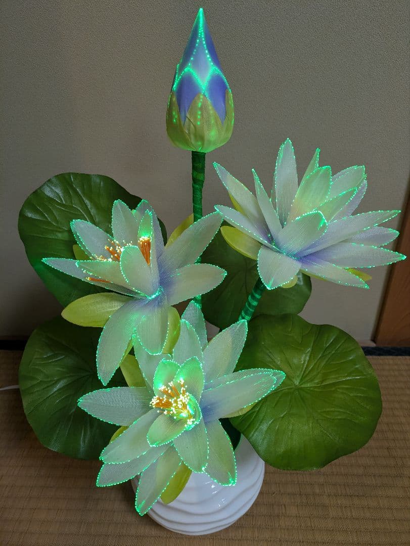 【★美品★】紫色の睡蓮のルミナスLEDライト