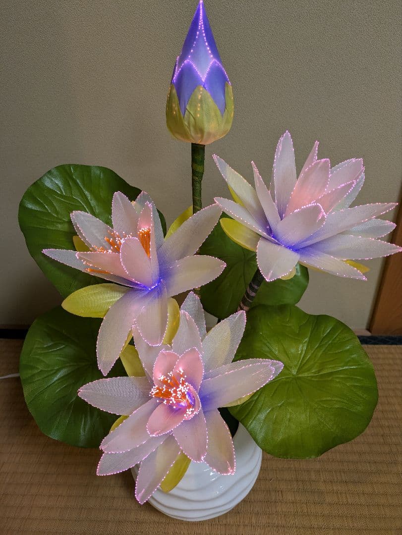【★美品★】紫色の睡蓮のルミナスLEDライト