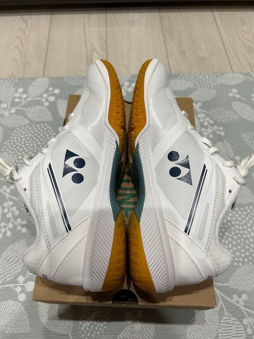 ヨネックス パワークッション 65Z SHB65Z4W 25.0cm