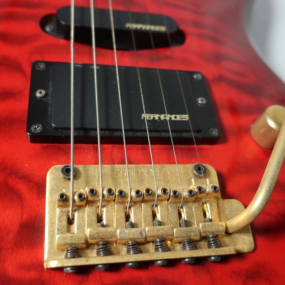 弦交換 FERNANDES エレキギター キルト柄レッド ゴールドパーツ