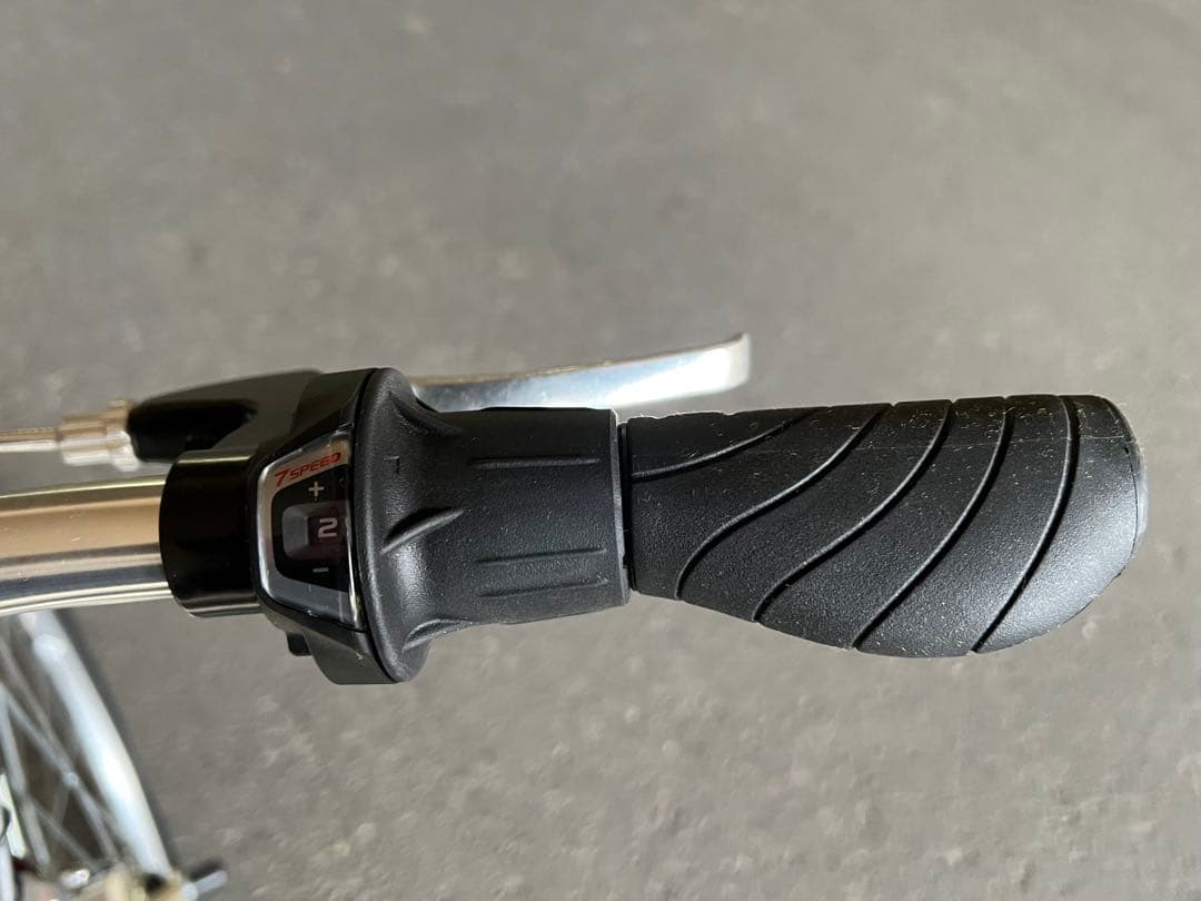 スポーツ自転車　数キロ試乗のみの新品同様の極上美車