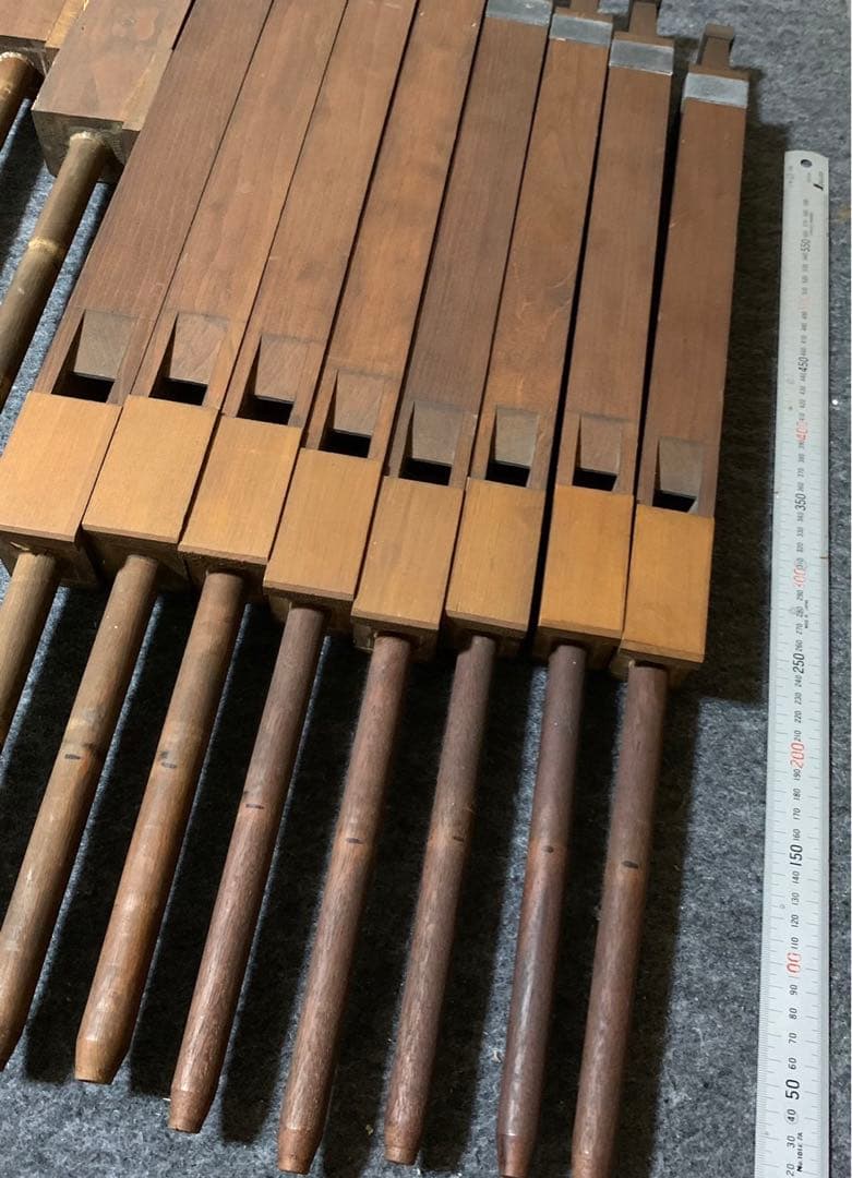 パイプオルガン　パイプ49本　 木製管37本　金属管12本　バスクオルガン　手回