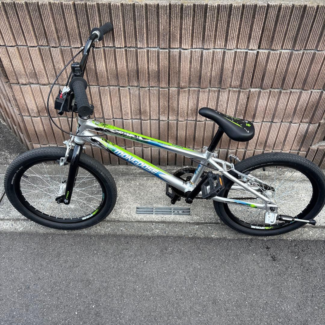 Mon BMXバイク シルバー・グリーン
