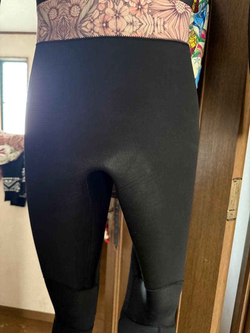 セミドライウエットスーツ