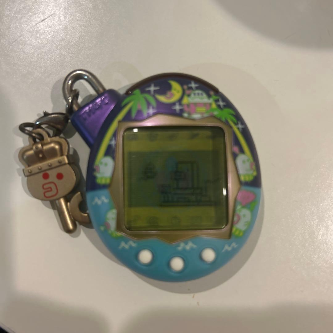 【希少】夢のロイヤルふぁみりー　たまごっちプラス　ロイヤルビーチ