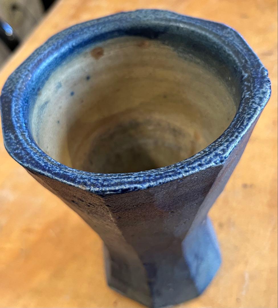 塩釉薬の六角形の花瓶