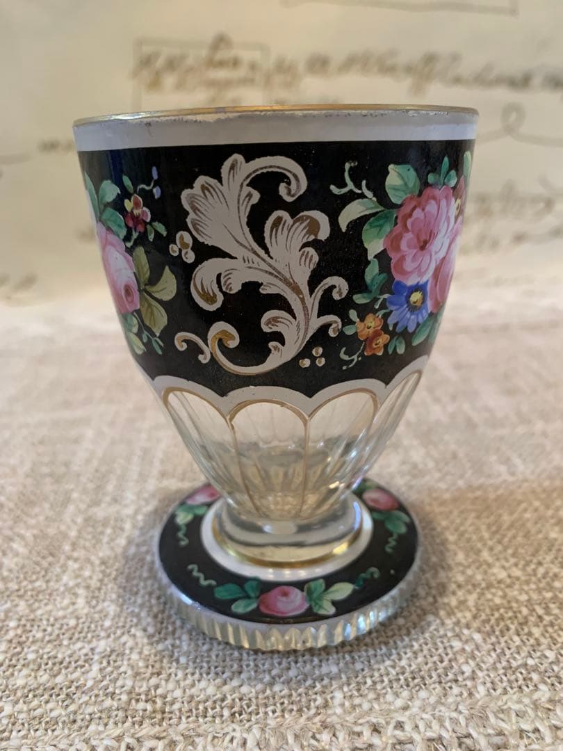 フランス製　アンティークの手書きのエナメル花柄ガラスのゴブレット！素敵です！