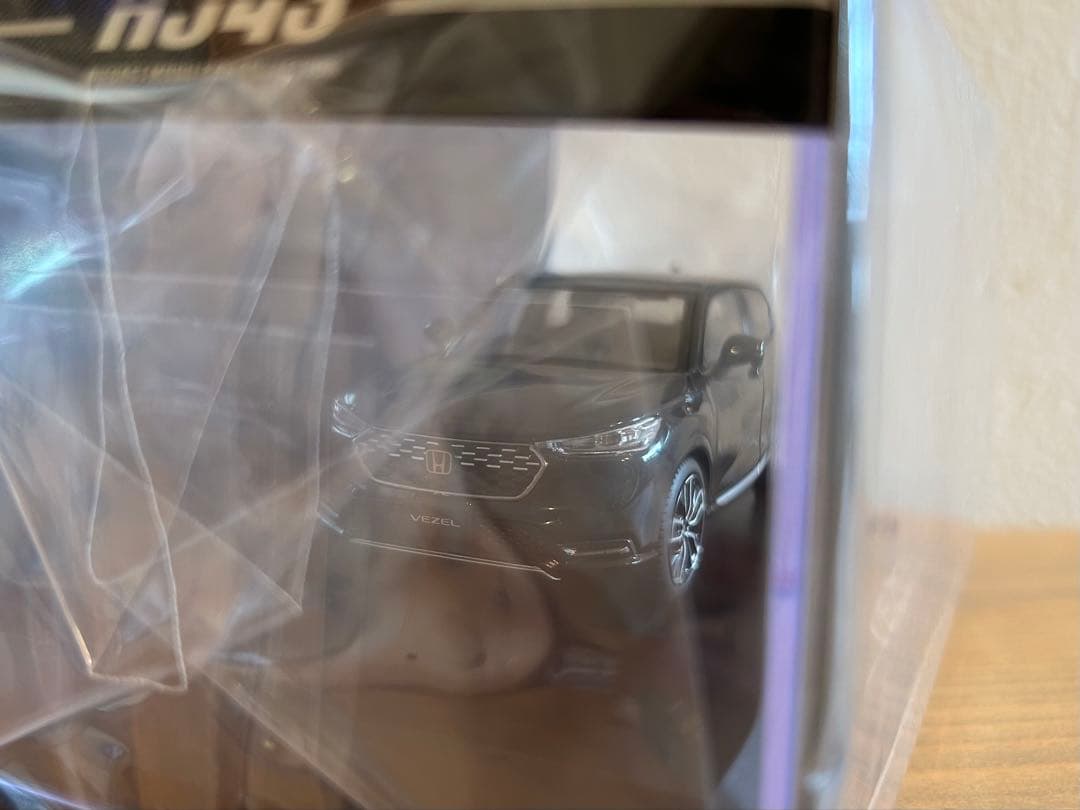 ホンダ ヴェゼル 1/43 純正オプション装着 ミニカー HJ433002BK