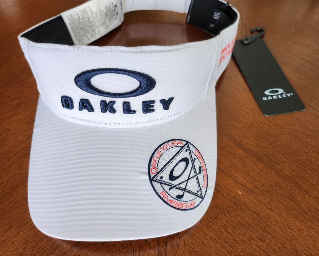 【新品】 XXIO キャディバッグ 軽量モデル　DAKLEYサンバイザー付き