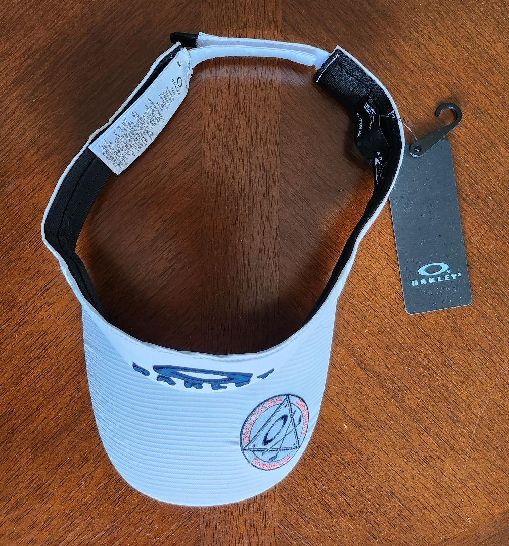 【新品】 XXIO キャディバッグ 軽量モデル　DAKLEYサンバイザー付き