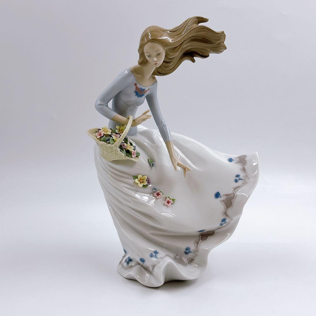 LLADRO リヤドロ 風のいたずら #6767