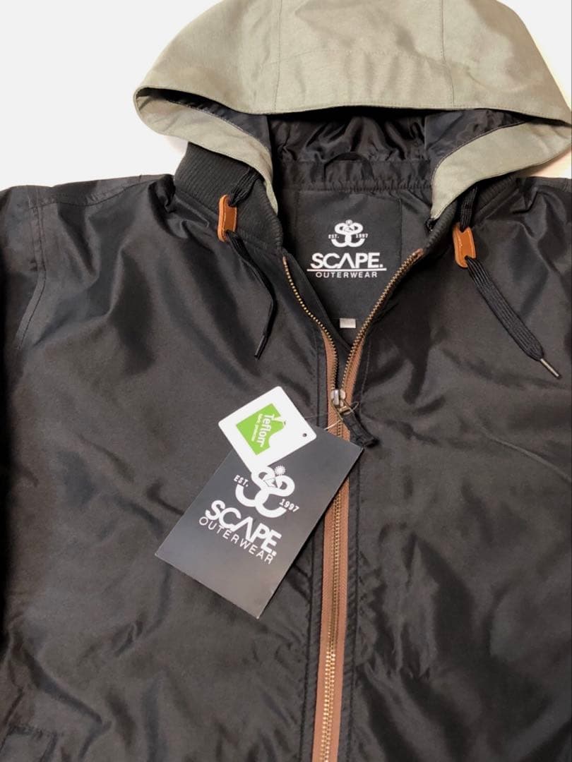 SCAPE スノボーウエアー　フード付き　黒