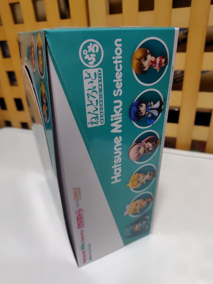 休日限定価格　初音ミク　セレクションねんどろいどプチ　12種セット