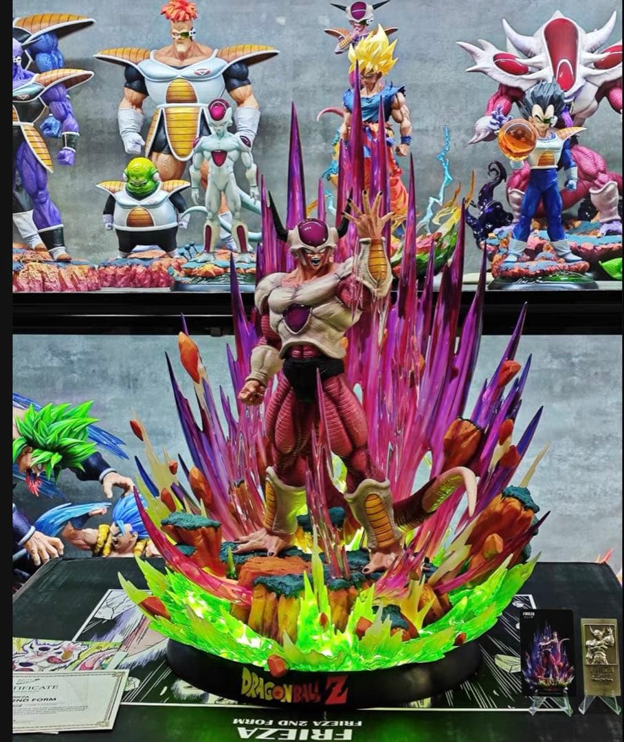 ホワイトホールスタジオ　フリーザ　第二形態　ドラゴンボール　フィギュア