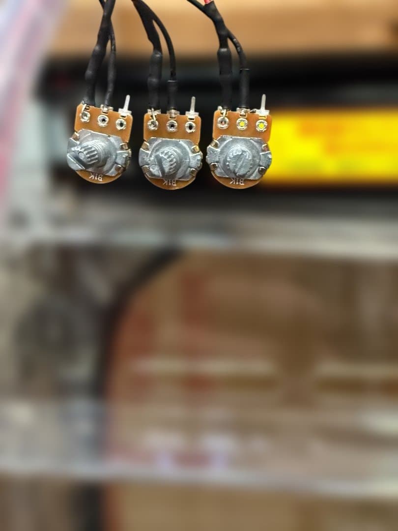 パチンコ ニューギン ReLf枠 枠のみ ボリューム・トランス付き 中古 送料込