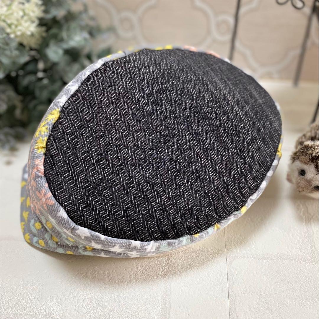 ハリネズミ寝袋　ソファーB