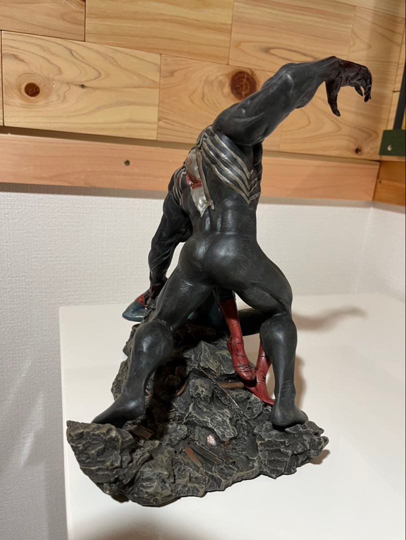 スパイダーマン ヴェノム スタチュー