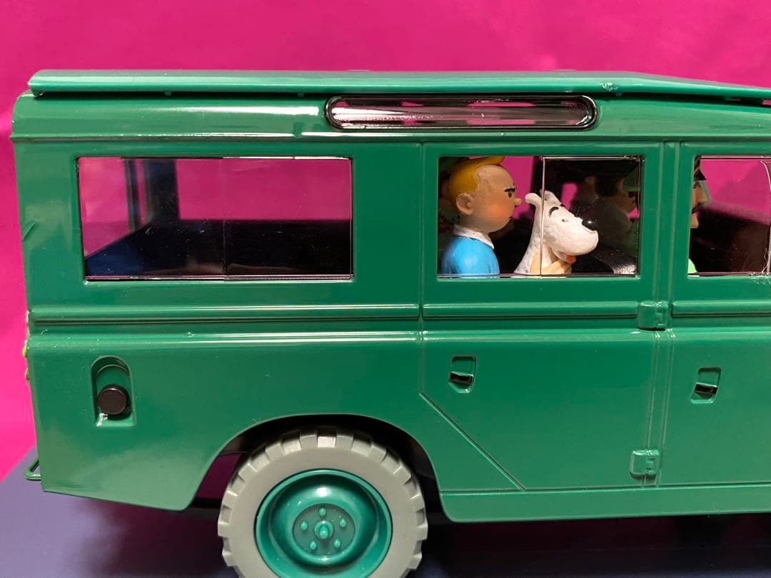 【タンタンTintinの車 LAND-ROVER ランドローバー 1/24】