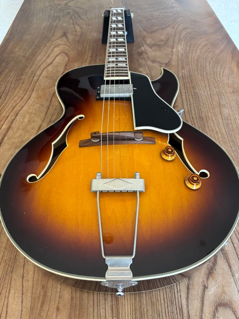 Eastman AR-175CE Sunburst ハードケース付属