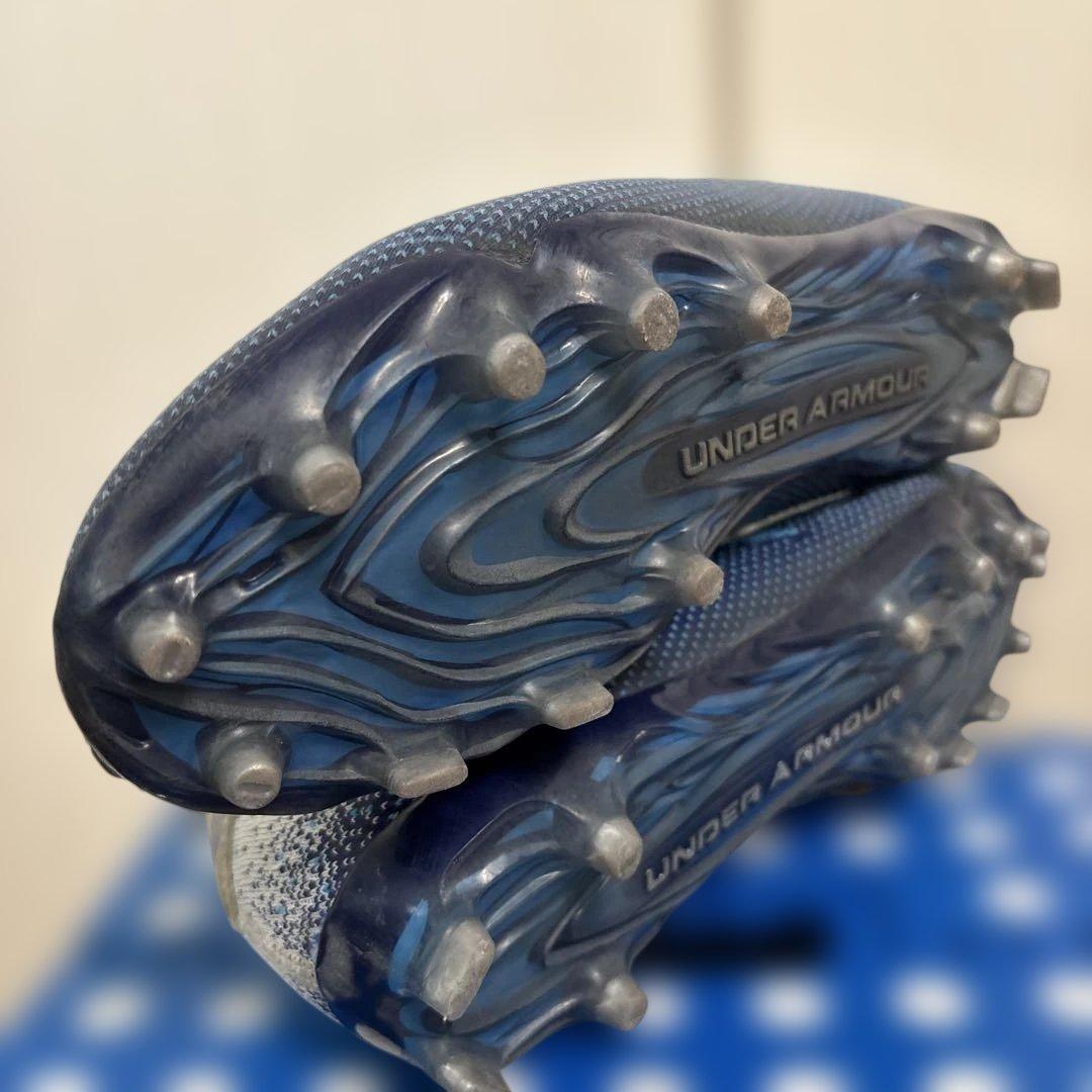 UA“SPOTLIGHT LUX MC“ホワイト/カロライナブルー 26㌢