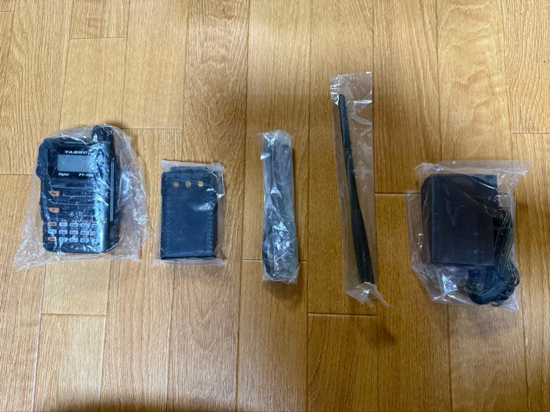 ラ*フ様 ◎ほぼ未使用◎動作品◎八重洲無線◎トランシーバー◎ヤエス◎FT-70D