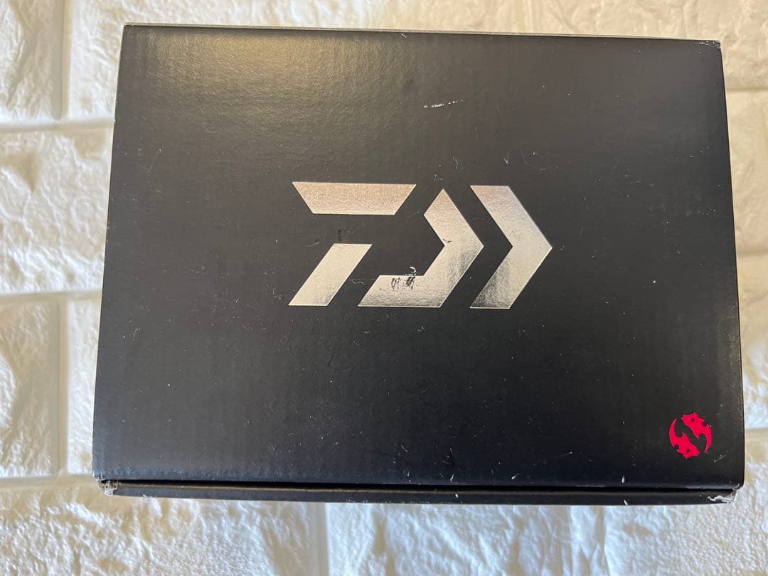 【新品未使用】ダイワ ベイトリール 紅牙TWハイパーカスタム8.6R 右ハンドル