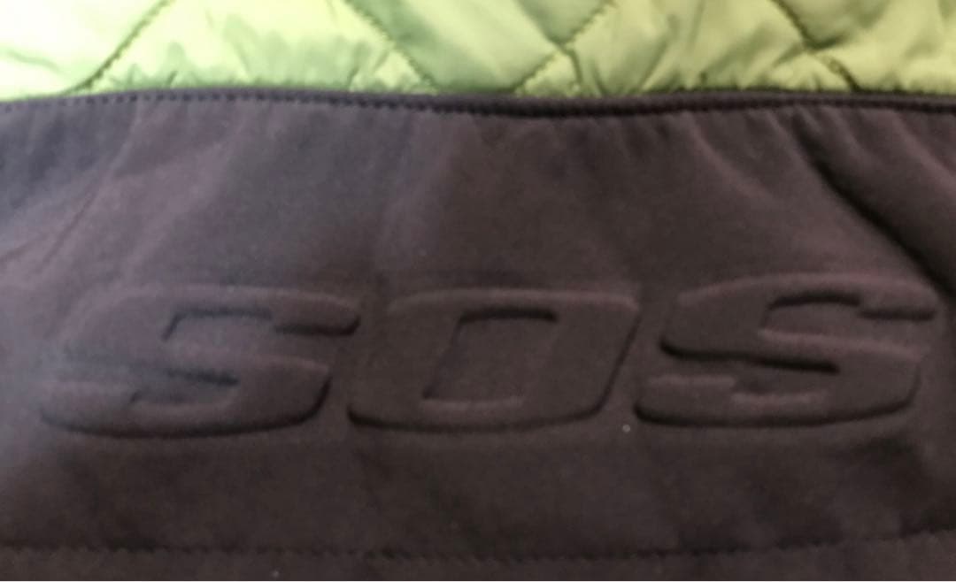 ＳＯＳ　インサレーション　ジャケット　サイズＭ　ミッドレイヤー