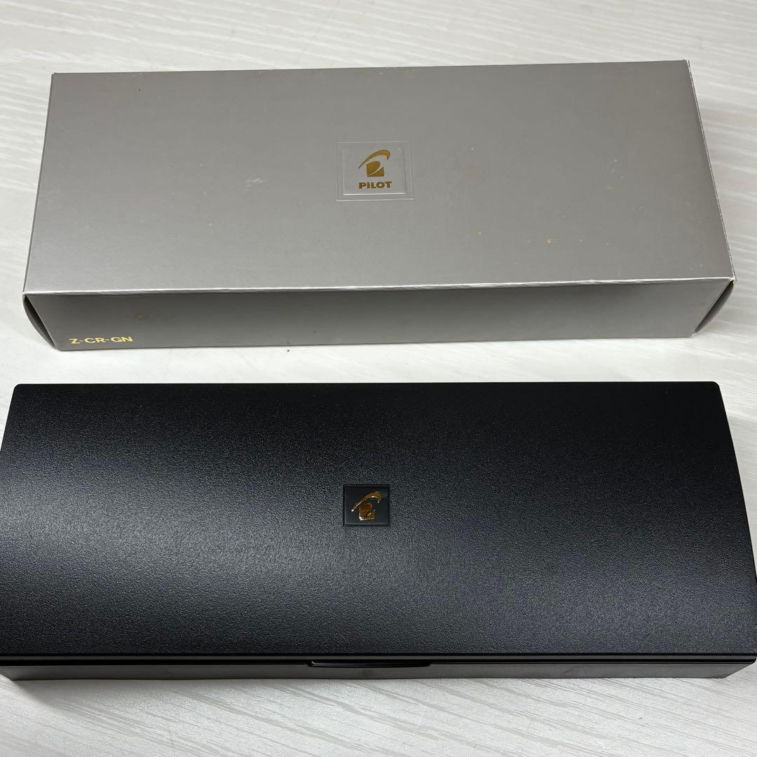 パイロット　キャップレス　万年筆