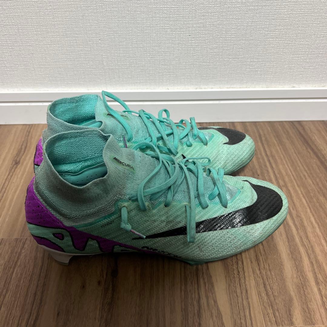 ナイキ　サッカーシューズ ミントグリーン