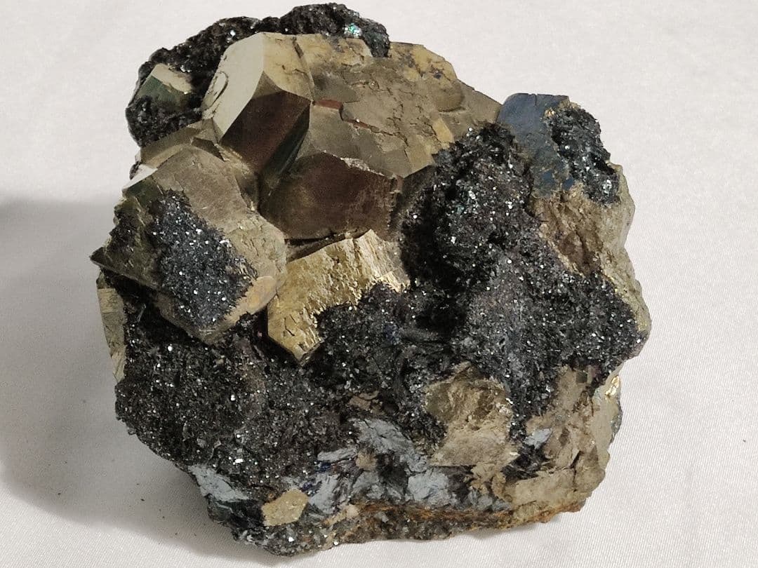 パワーストーン　天然石　原石　エルバ島産　パイライト　1,212g　No.567