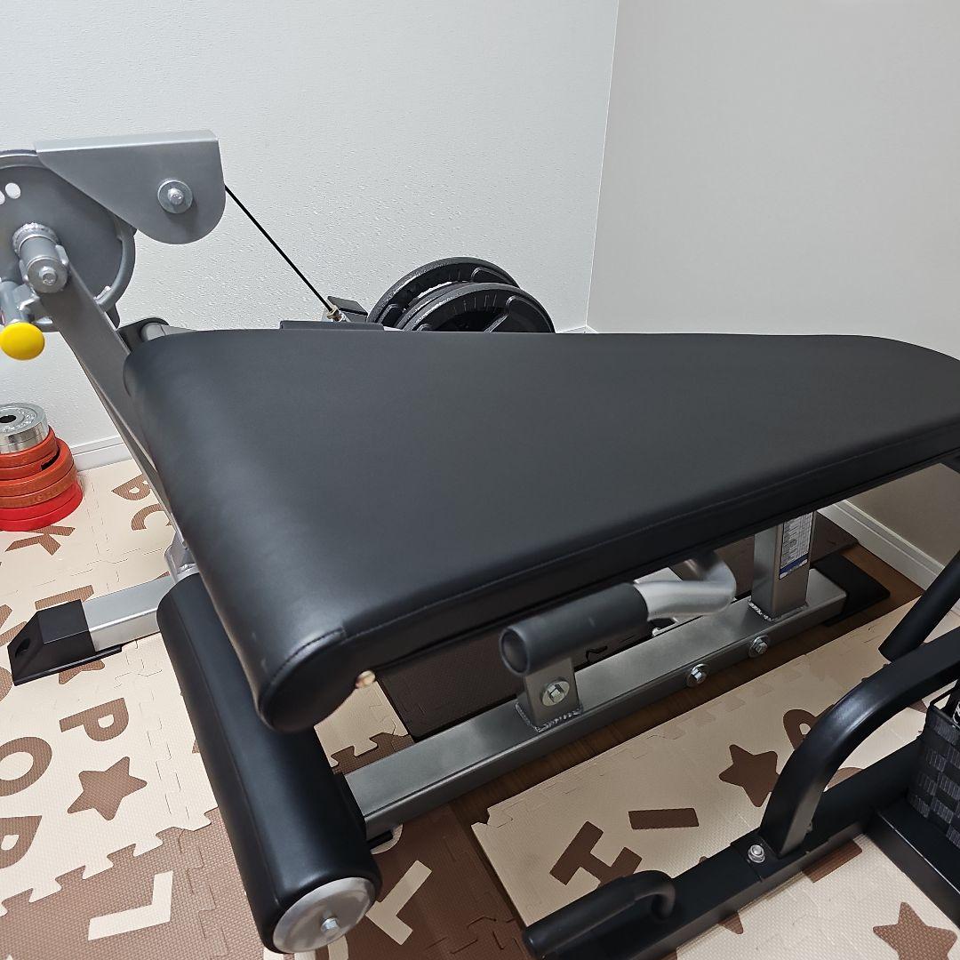 【現在入手不可】TuffStuff レッグエクステンション＆レッグカールマシン