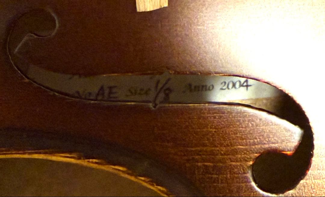 木製1/8バイオリン本体　弓新品付き　松脂・ケース付き