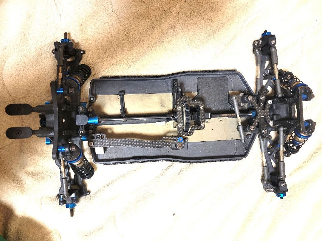 RCシャーシ 1/10 アソシ B74.1 中古シャーシ