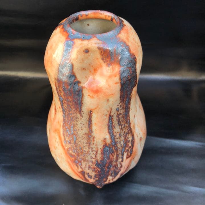 究極の美◼️蔵から、まるで溶岩が流れ出ている様な凄い迫力の壺が出てきました、花道具