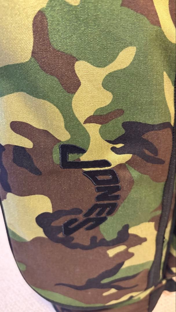 Jonesゴルフ　キャディバッグ　カモ柄　ロゴ刺繍付