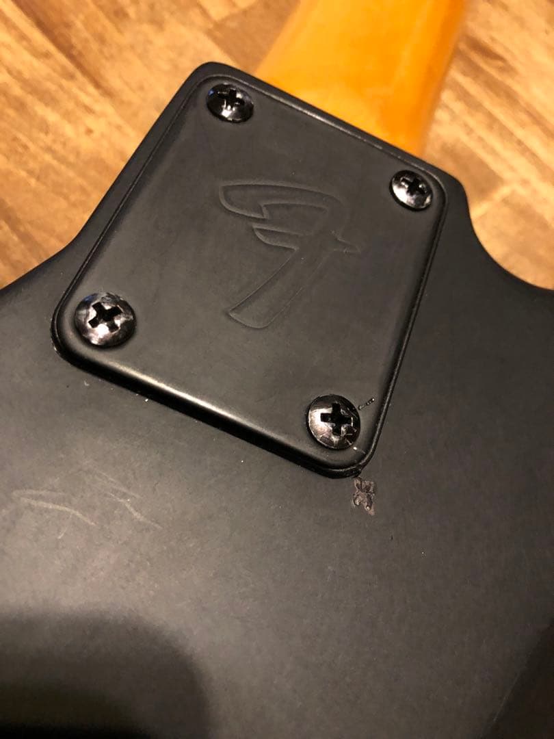 マットブラックのベース