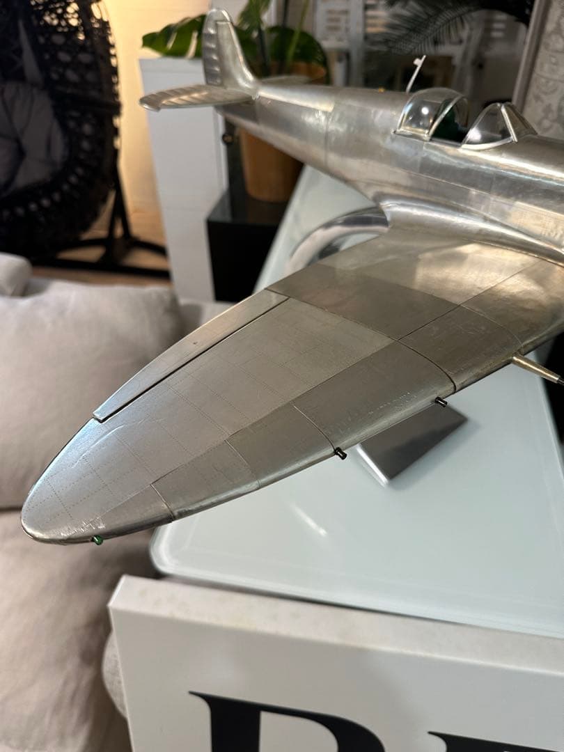 【東京23区配送無料】定価20万円　模型　アルミ　飛行機　卓上　スピットファイア