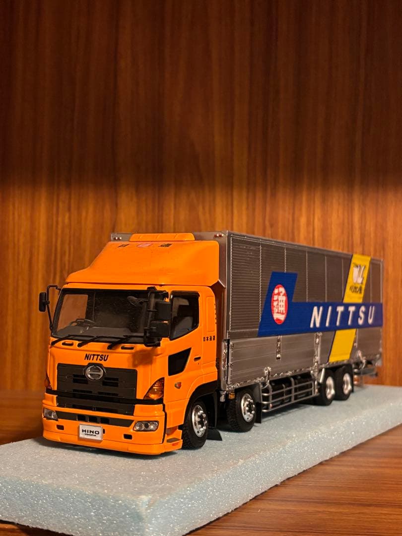 アオシマ　ヘビーフレイト日通ペリカン便　完成品