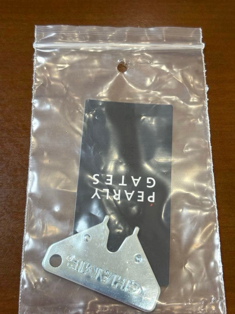 【美品】派手そうで質素パーリーゲイツゴルフシューズ 24 ロゴ 迷彩 レディース