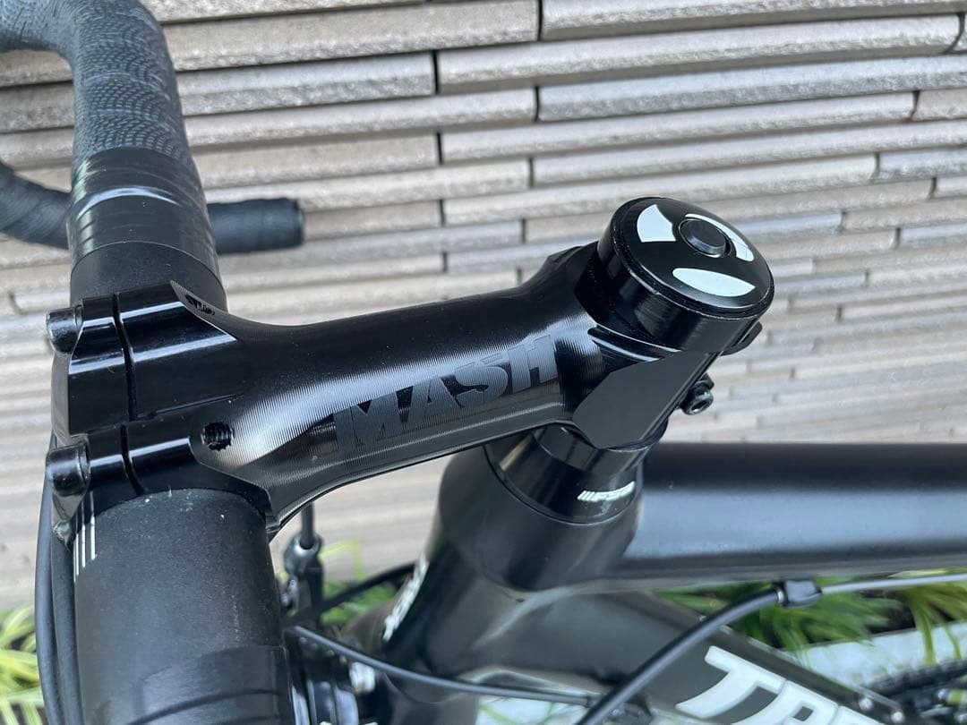 TREK ロードバイク完成車　SRAMコンポ［大阪手渡し歓迎］