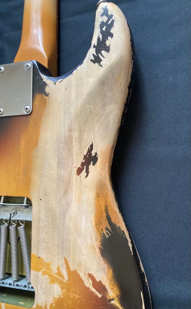 早い者勝ち　#16ストラトキャスタータイプ　ニトロセルロースラッカー塗装