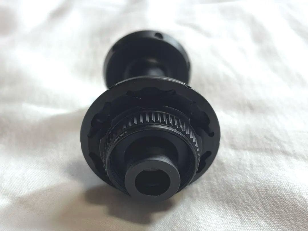 DT SWISS 240 DICUT ハブ24H