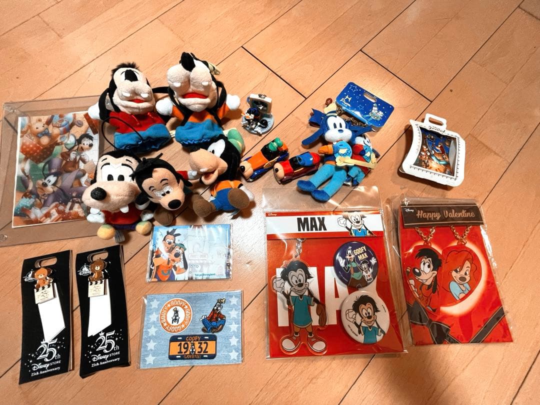ディズニー コレクションピンバッジ　ミッキー、グーフイー　多め　約50個➕小物類