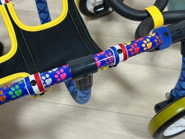 犬用車椅子、ミニュチアダックス用車椅子4輪車、犬の車椅子