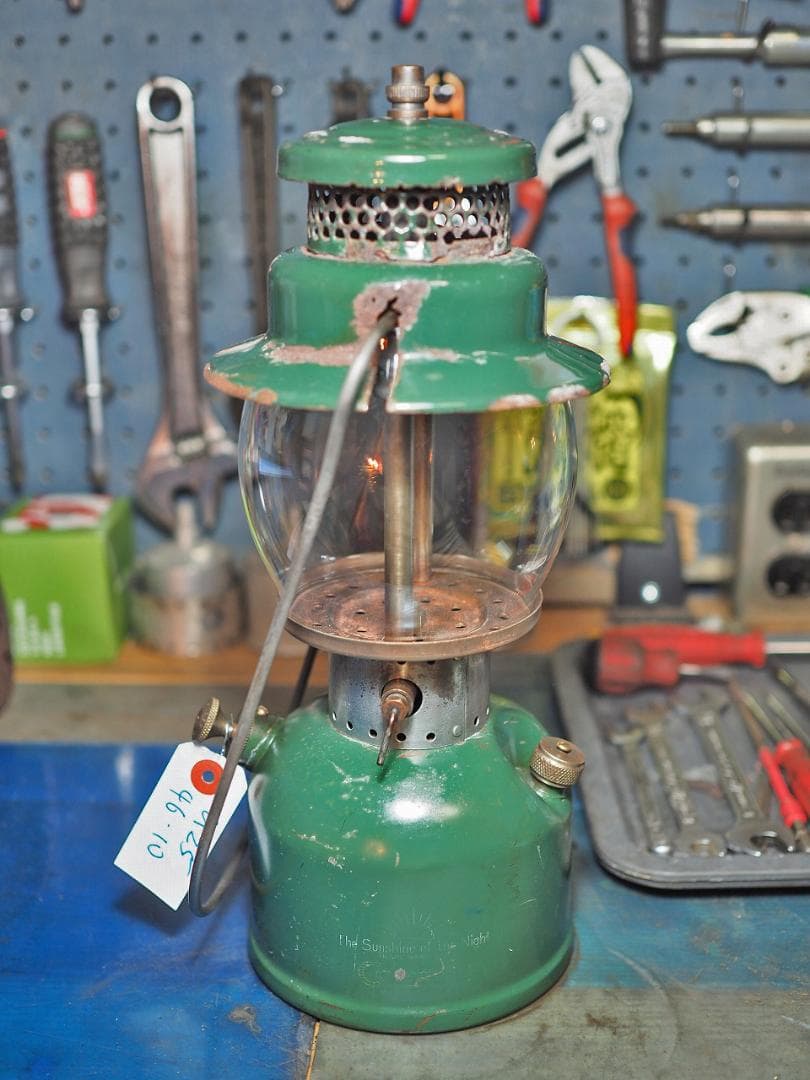 燃焼絶好調1946年10月製　コールマン242C ( 200A の前身) u25