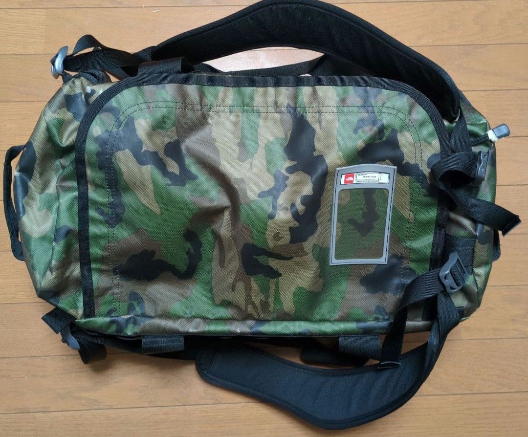 The North Face カモフラージュ ボストンバッグ